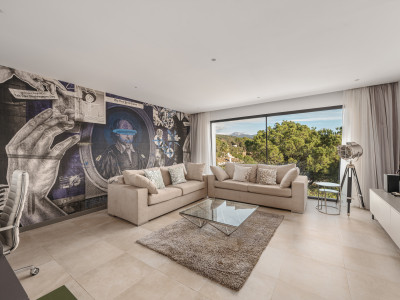 Villa en venta en El Madroñal, Benahavis