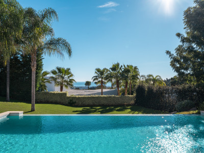 Villa en venta en El Madroñal, Benahavis