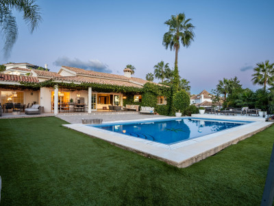 Villa en venta en Nueva Andalucia