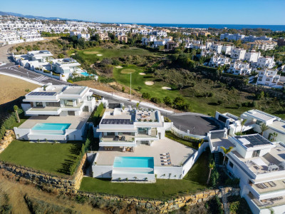 Villa en venta en La Resina Golf, Estepona