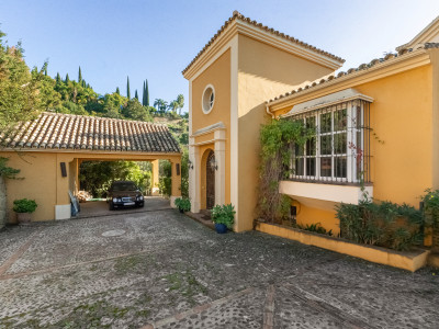 Villa en venta en El Madroñal, Benahavis