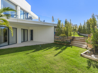 Villa en venta en Mirador del Paraiso, Benahavis