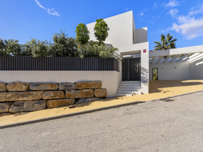 Villa en venta en Mirador del Paraiso, Benahavis