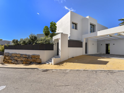 Villa en venta en Mirador del Paraiso, Benahavis