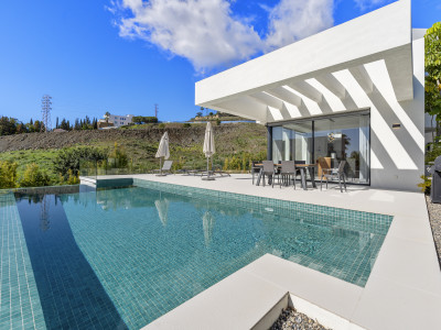 Villa en venta en Mirador del Paraiso, Benahavis