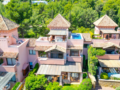 Adosado en venta en Cascada de Camojan, Marbella Golden Mile