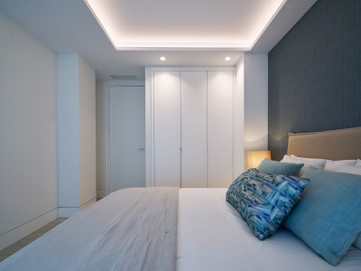 Apartamento en venta en Guadalobon, Estepona