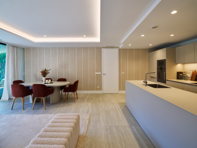 Apartamento en venta en Guadalobon, Estepona