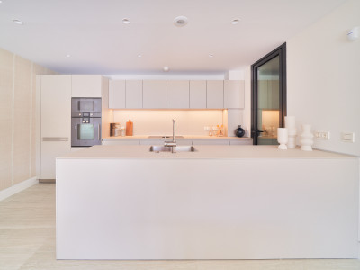 Apartamento en venta en Guadalobon, Estepona
