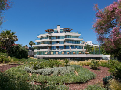 Apartamento en venta en Guadalobon, Estepona