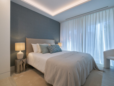 Apartamento en venta en Guadalobon, Estepona