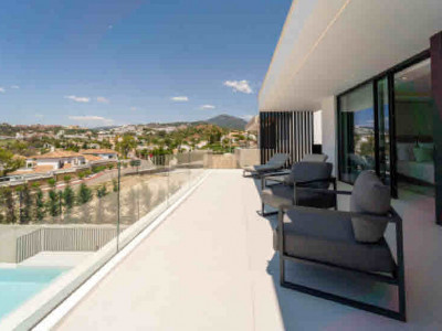 Villa for sale in Los Naranjos Golf, Nueva Andalucia