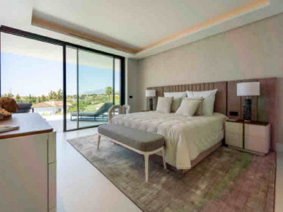 Villa for sale in Los Naranjos Golf, Nueva Andalucia