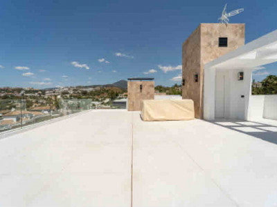 Villa for sale in Los Naranjos Golf, Nueva Andalucia