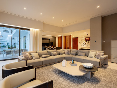 Villa zum Verkauf in El Paraiso, Estepona