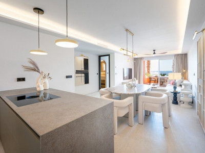 Apartment for sale in Oasis de Marbella, Marbella Golden Mile