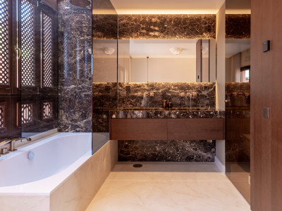 Adosado en venta en Altos de Puente Romano, Marbella Golden Mile