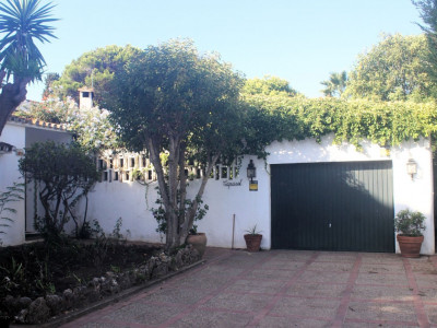Villa en venta en Guadalmina Baja, San Pedro de Alcantara