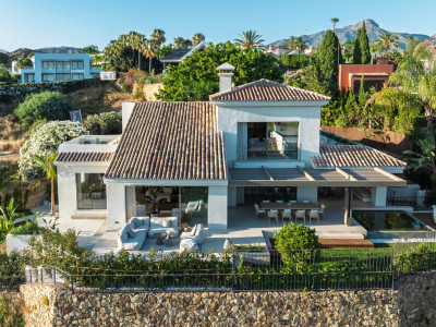 Villa en venta en Haza del Conde, Nueva Andalucia