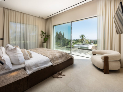 Villa en venta en Haza del Conde, Nueva Andalucia