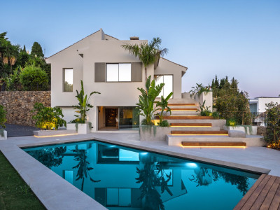 Villa en venta en Haza del Conde, Nueva Andalucia