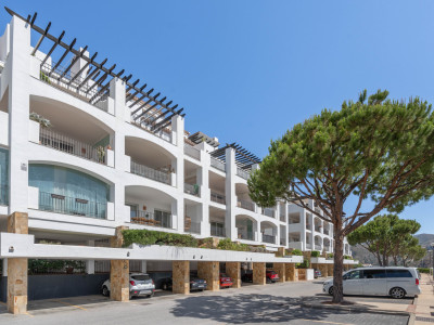 Апартамент в продаже в Altos de La Quinta, Бенахавис