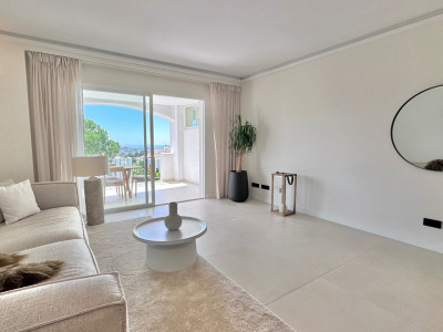 Апартамент в продаже в Altos de La Quinta, Бенахавис