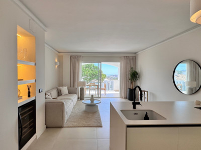 Апартамент в продаже в Altos de La Quinta, Бенахавис