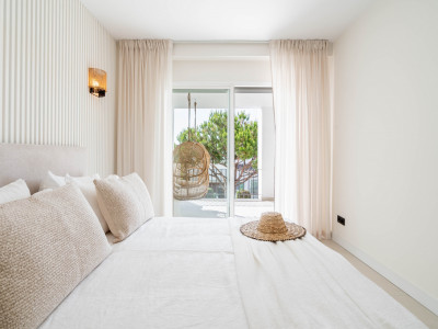 Апартамент в продаже в Altos de La Quinta, Бенахавис