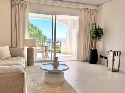 Апартамент в продаже в Altos de La Quinta, Бенахавис