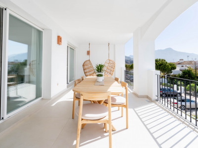 Апартамент в продаже в Altos de La Quinta, Бенахавис
