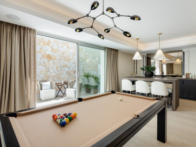 Villa for sale in Rocio de Nagüeles, Marbella Golden Mile