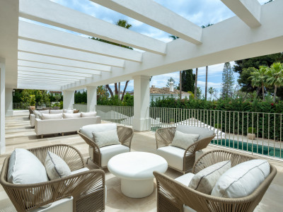 Villa for sale in Rocio de Nagüeles, Marbella Golden Mile