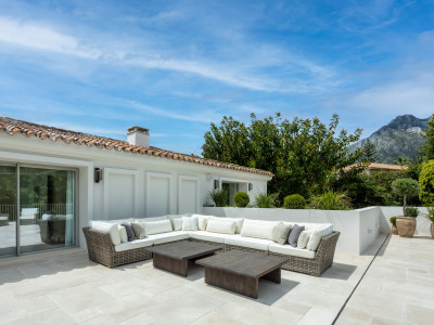 Villa for sale in Rocio de Nagüeles, Marbella Golden Mile