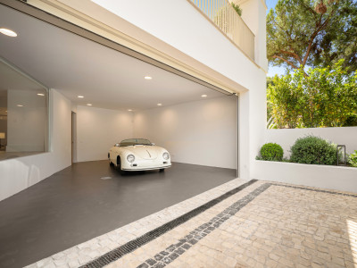 Villa for sale in Rocio de Nagüeles, Marbella Golden Mile