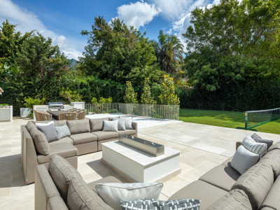 Villa for sale in Rocio de Nagüeles, Marbella Golden Mile