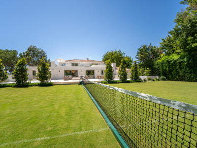 Villa for sale in Rocio de Nagüeles, Marbella Golden Mile