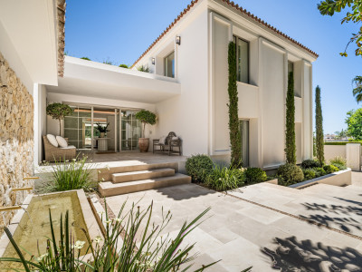 Villa for sale in Rocio de Nagüeles, Marbella Golden Mile