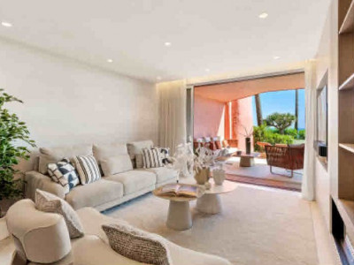 Ground Floor Apartment for sale in Menara Beach, Estepona