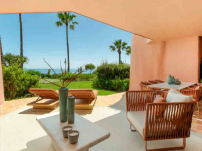 Ground Floor Apartment for sale in Menara Beach, Estepona