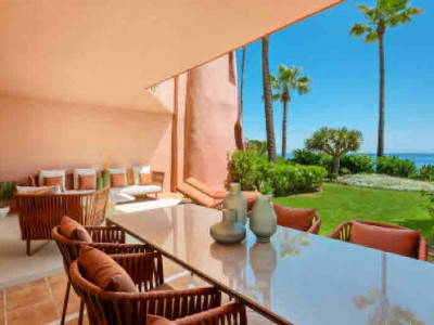Ground Floor Apartment for sale in Menara Beach, Estepona