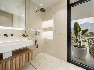 Ground Floor Apartment for sale in Aloha, Nueva Andalucia