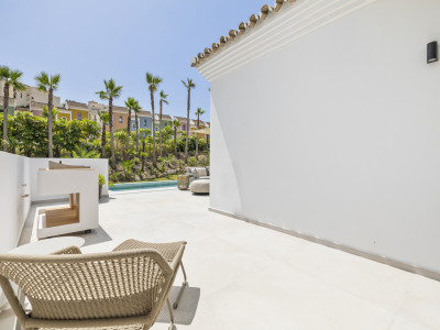 Villa for sale in Casares