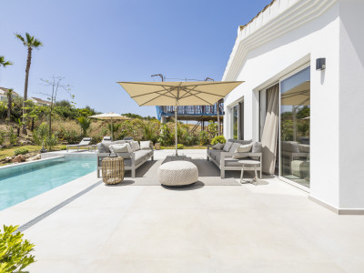Villa for sale in Casares