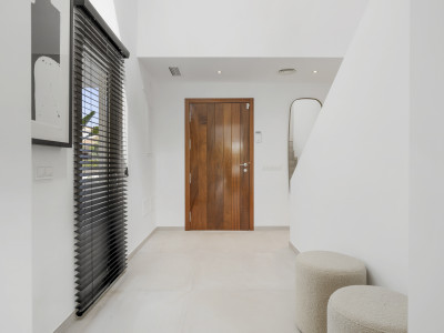 Villa for sale in Casares