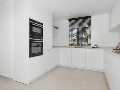 Villa for sale in Casares