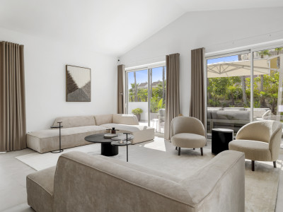 Villa for sale in Casares