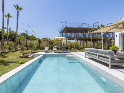 Villa for sale in Casares