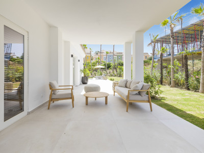 Villa for sale in Casares