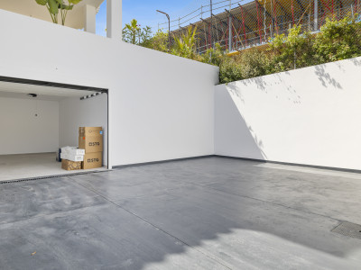 Villa for sale in Casares